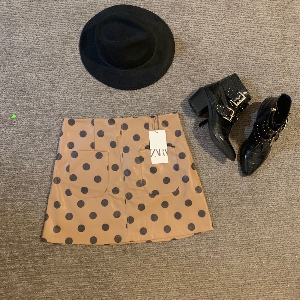 Zara mini skirt, new with tag.  Size 28
